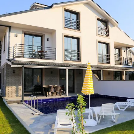 Ozel Havuzlu Dalyan Baris Ortaca (Mugla)