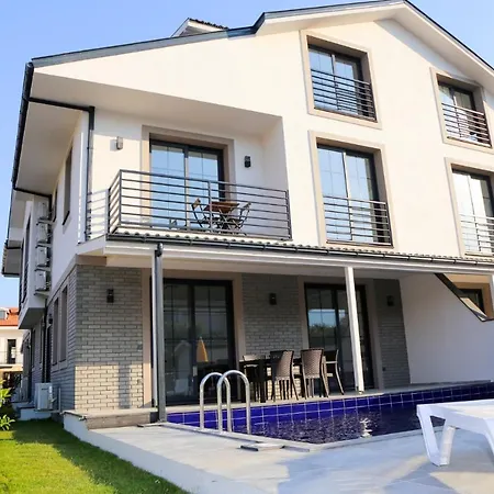 Ozel Havuzlu Dalyan Baris فيلة *
